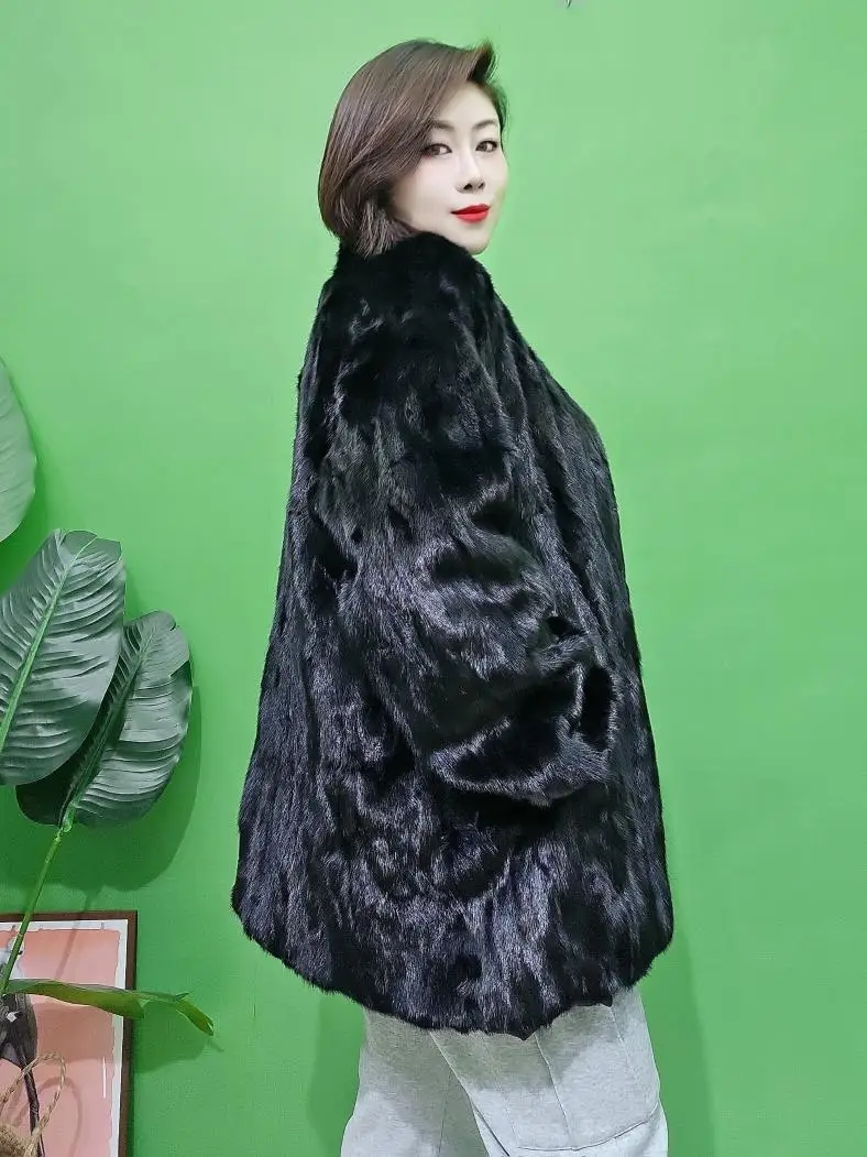 Neuer Xiaoxiang Feng Shui Nerzfell mittellanger Stil junger und modischer warmer Pelzmantel für Frauen