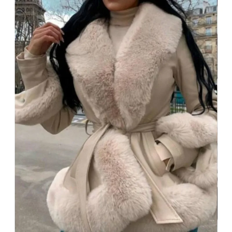 Temperamento del cappotto in pelle PU premium: elegante cappotto in pelliccia sintetica 2024 Giacca invernale alla moda da donna calda con cintura in vita nuova