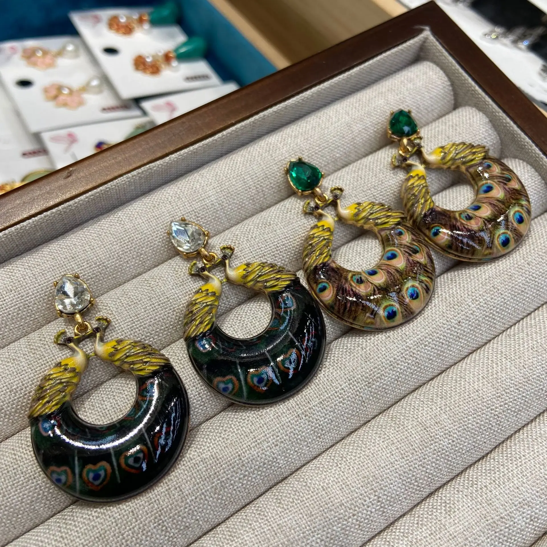 Luxurious Royal Pai… - image