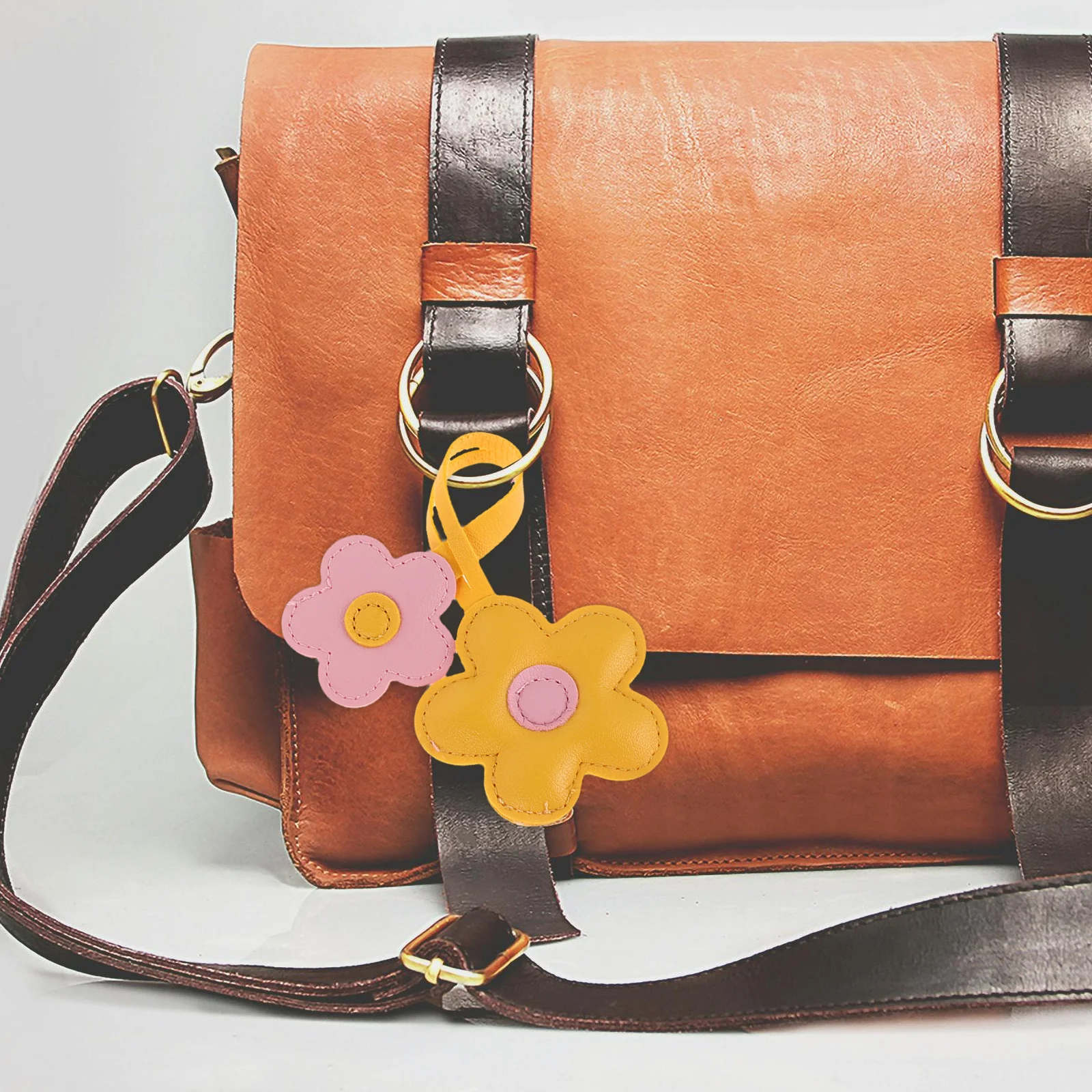 

5Pcs Sunflower Keychain Bag Charm Flower Purse Accessories Boho Decor for Tote Handbag Women Daily Travel Use