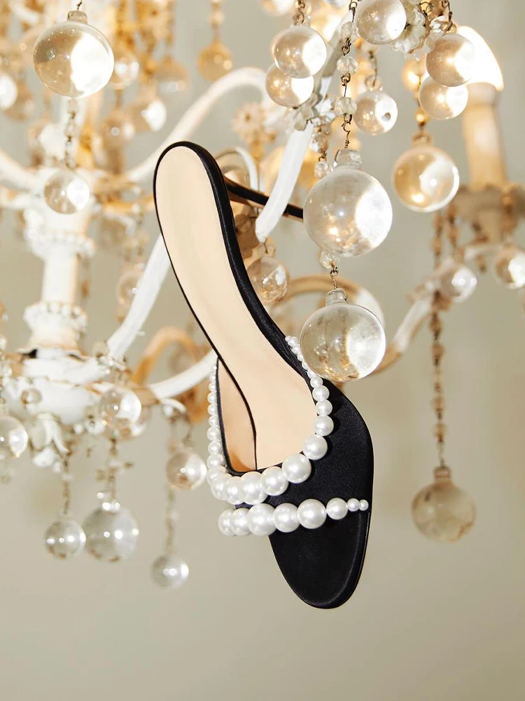 French Pearl Slippers Women\'s Summer New Black Versatile Open-toe Round Toe Strap Stiletto Sandals