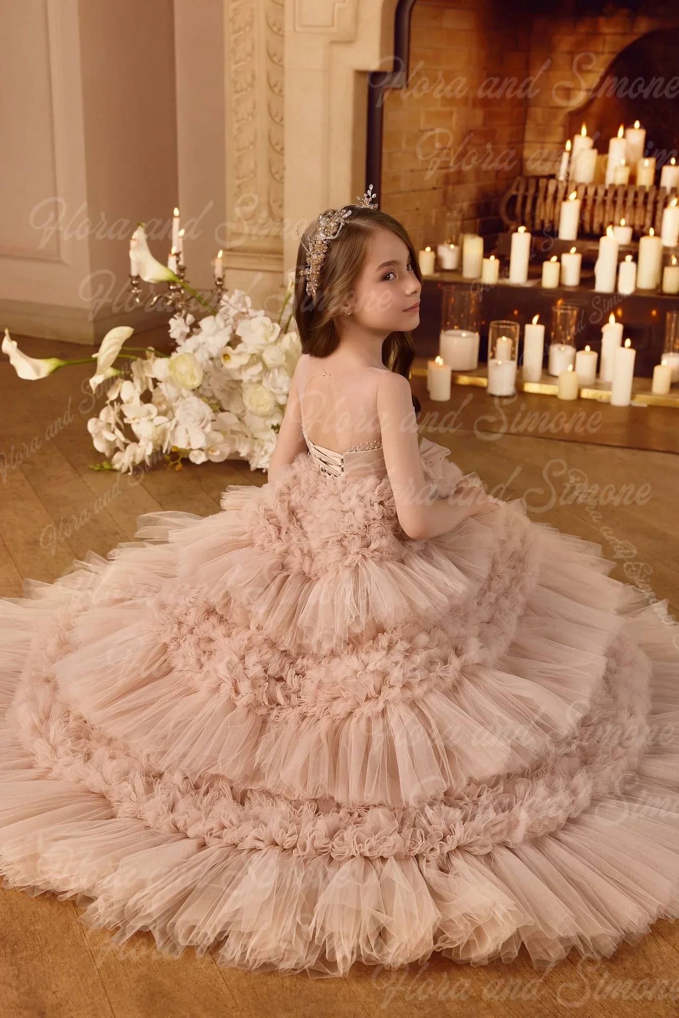 فستان فتاة الزهور بدون حمالات للأطفال من التول وحفلات الزفاف وحفلات أعياد الميلاد وحفلات التخرج المسائية فساتين الأميرة حسب الطلب