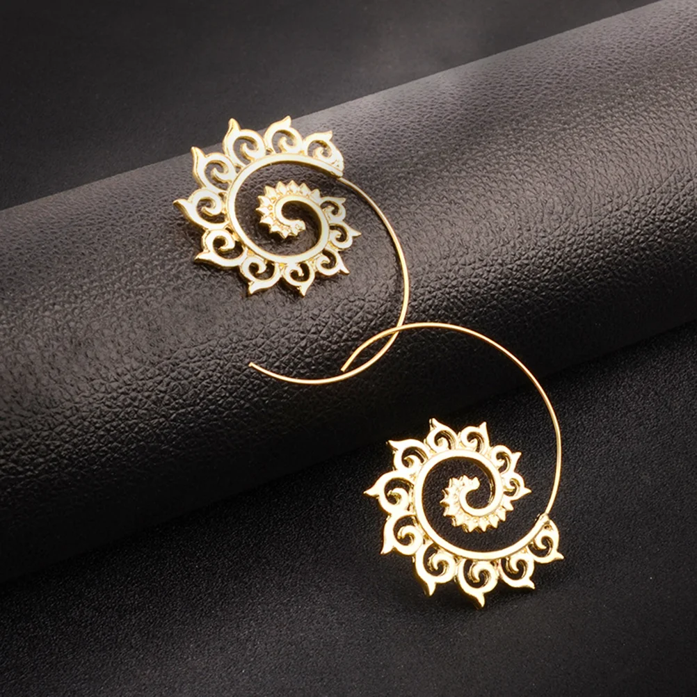 

1 Pair Women Stylish Earrings Round Shaped Ear Decor Classic Earbob for Girls Ladies (Gold) women earrings