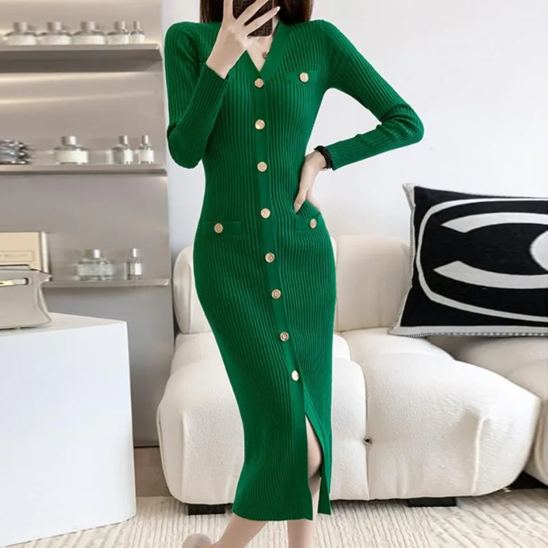 

Women's Metal Single Breasted Knit Maxi Dress Fashion Sexy V-neck Wrapped Hip Bodycon Dresses 2024 Elegant High Street Robes