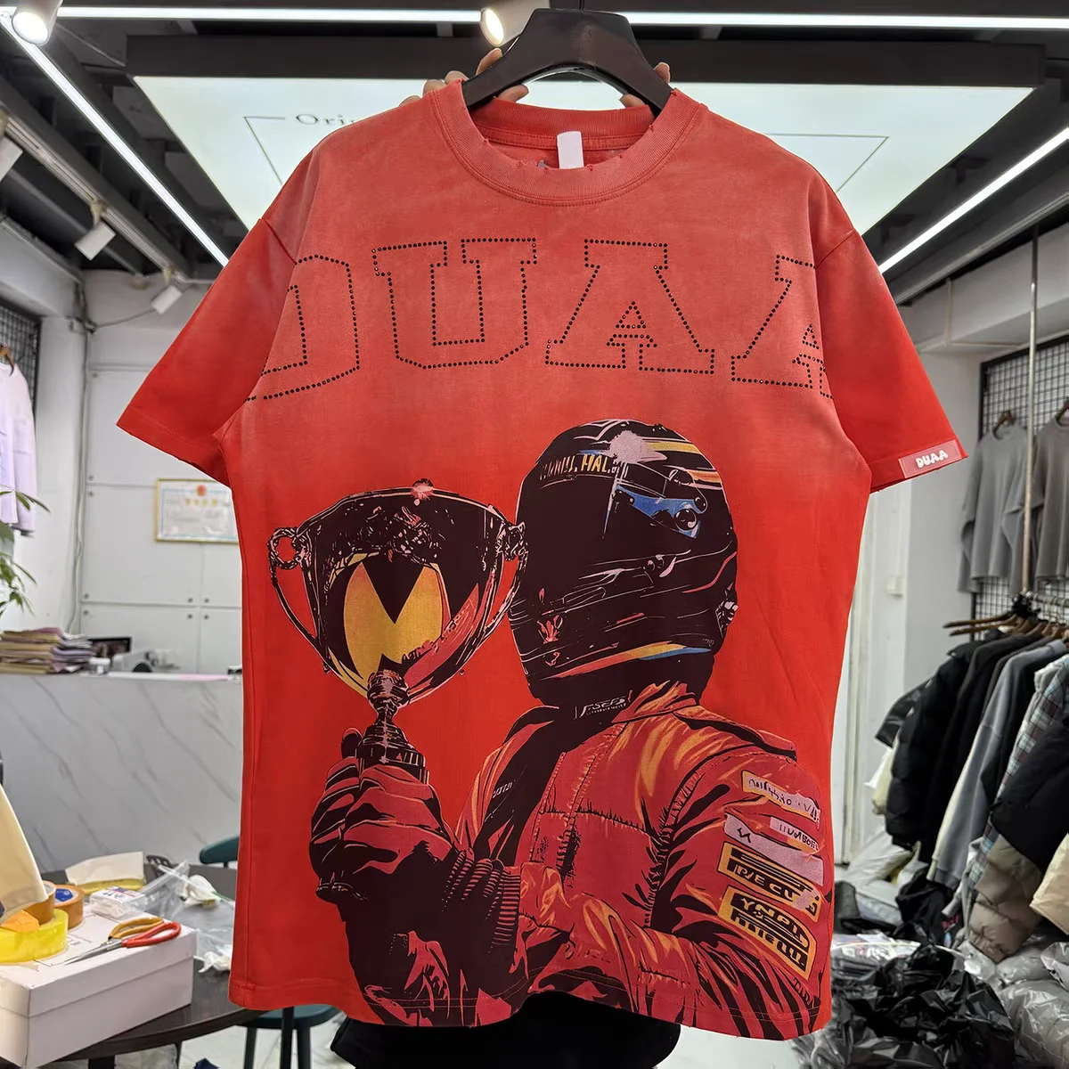 Red Washed DUAA Trophies Tee Short Sleeved Rhinestone T-shirt Men Women High Quality T Shirt Tops