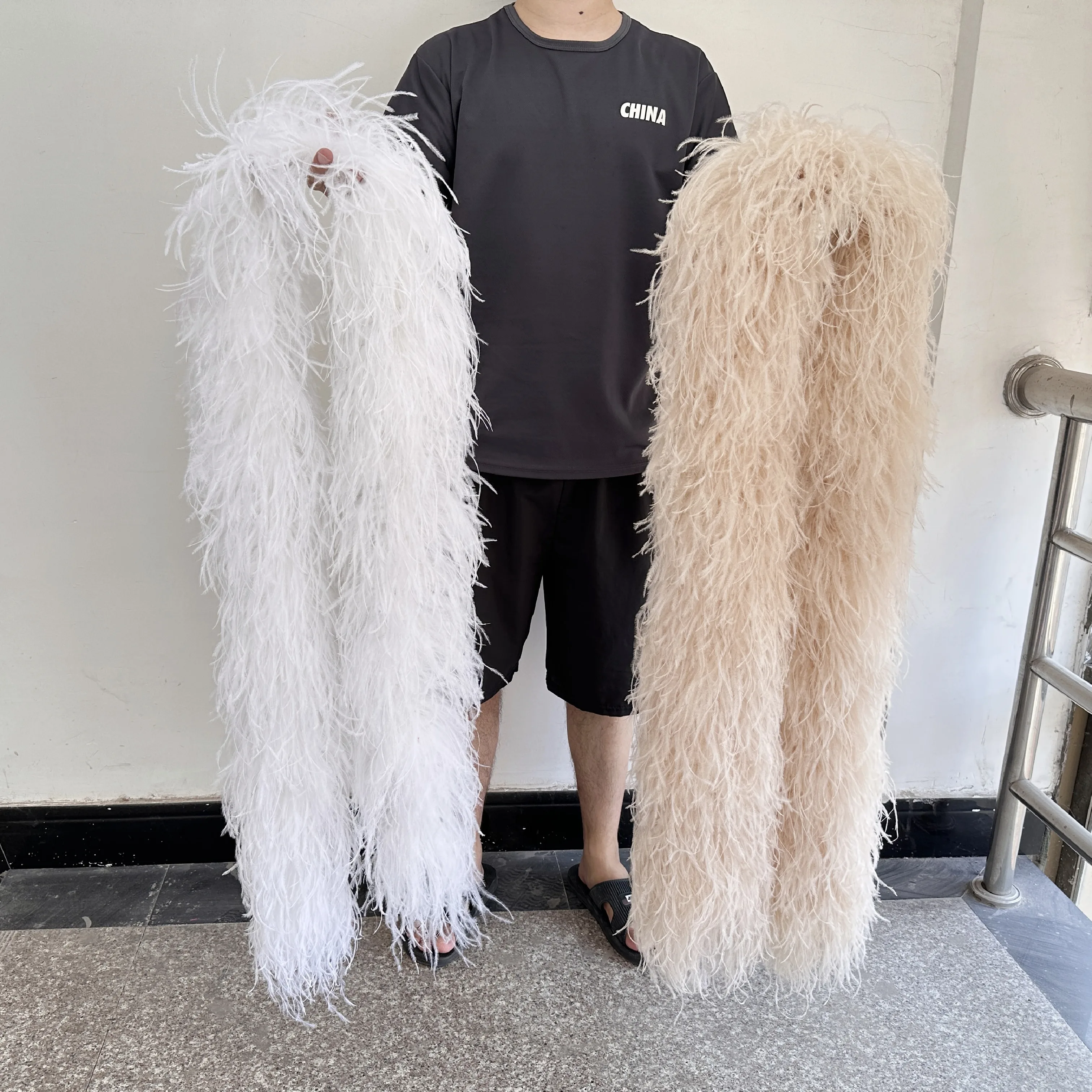 1 or 2Meter Quality Ostrich Feathers Trim Boa for Craft Party Wedding Clothing Dress Cuff Sewing Decor Plumes Shawl 6 to 10 Ply