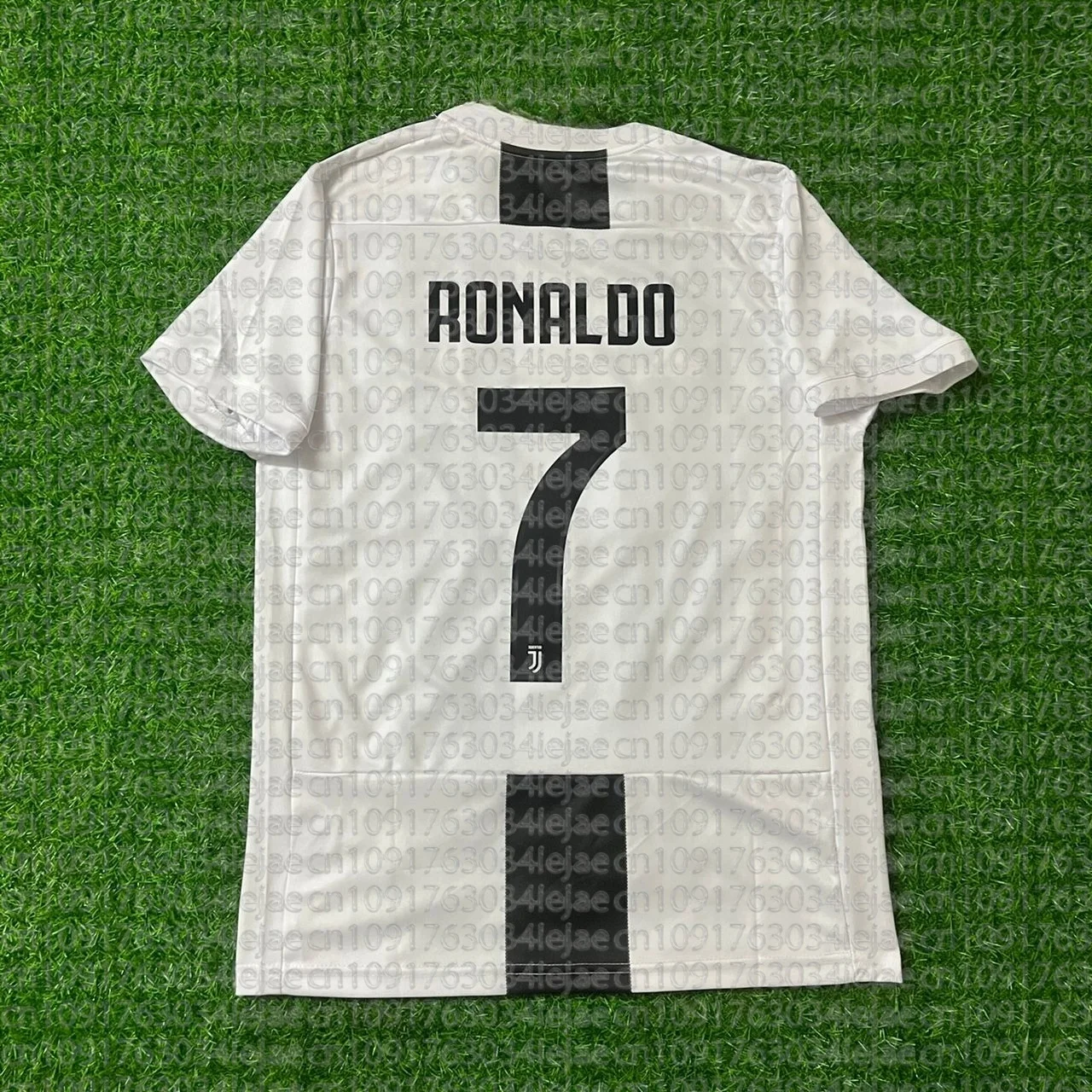 

Fashionable Outdoor Football Training Shirt for Men and Women, Breathable Quick Drying Loose Casual T-shirt, Oversized T-shirt.