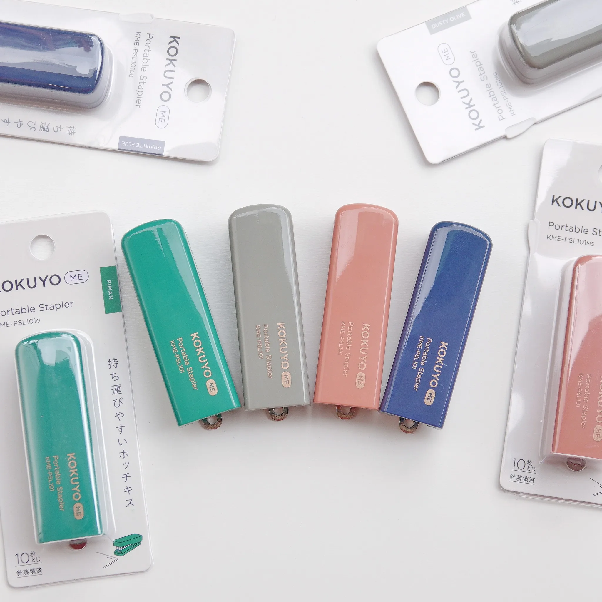 Japon KOKUYO ME Mini agrafeuse – Portable et compacte, papeterie élégante pour le bureau et les étudiants, reliure facile pour les papiers et les documents de test