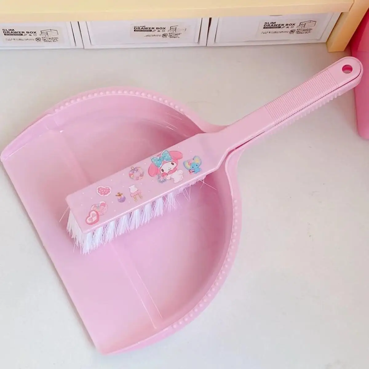 Sanrios Hello Kittys Cute Desktop Mini Broom Dustpan Student Children Household Cartoon Print New Style Small Desk Cleaning Set