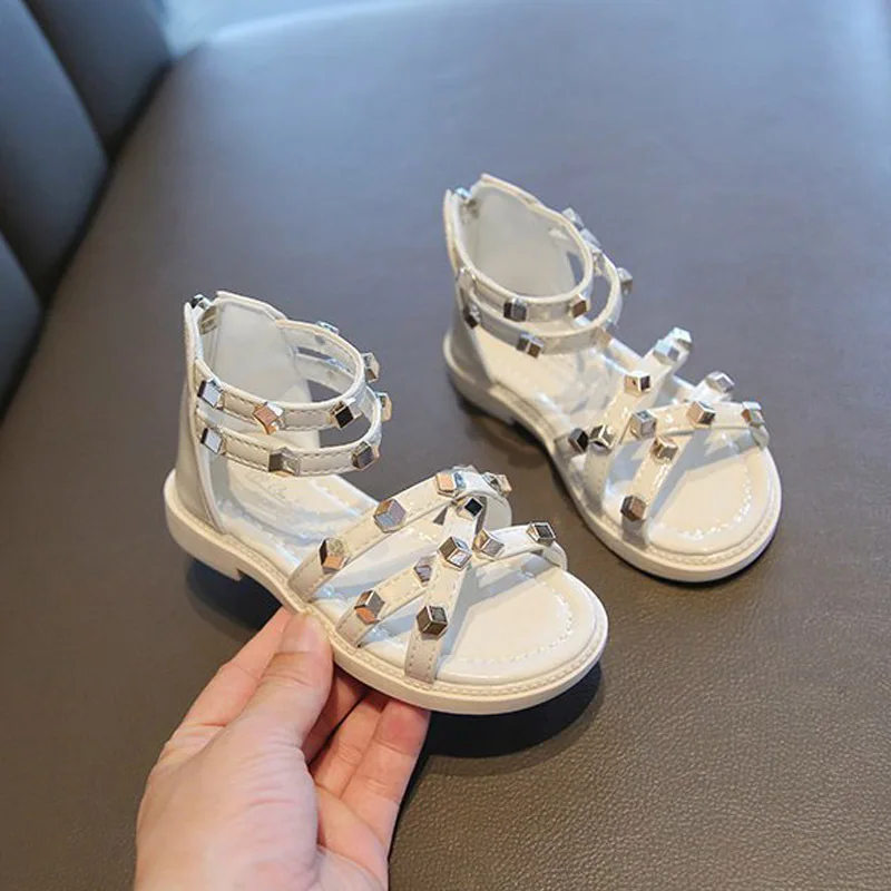 

Child Summer Shoes Girls Sandals Rivets Sandal Boots Cross-tied Kids Shoes Gladiator Sandals Back Zip Roma Princess Shoes Girls