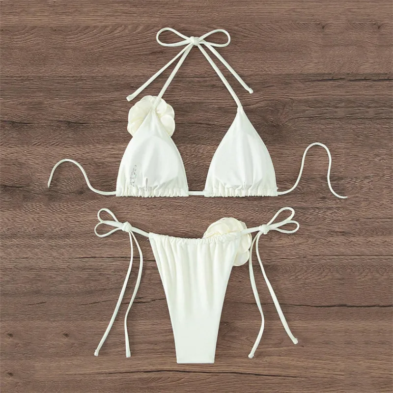 Bikinis con cuello Halter y hilo triangular blanco con flores en 3D, traje de baño para Mujer, trajes de baño sexis para Mujer, conjunto de Bikini brasileño, bañista