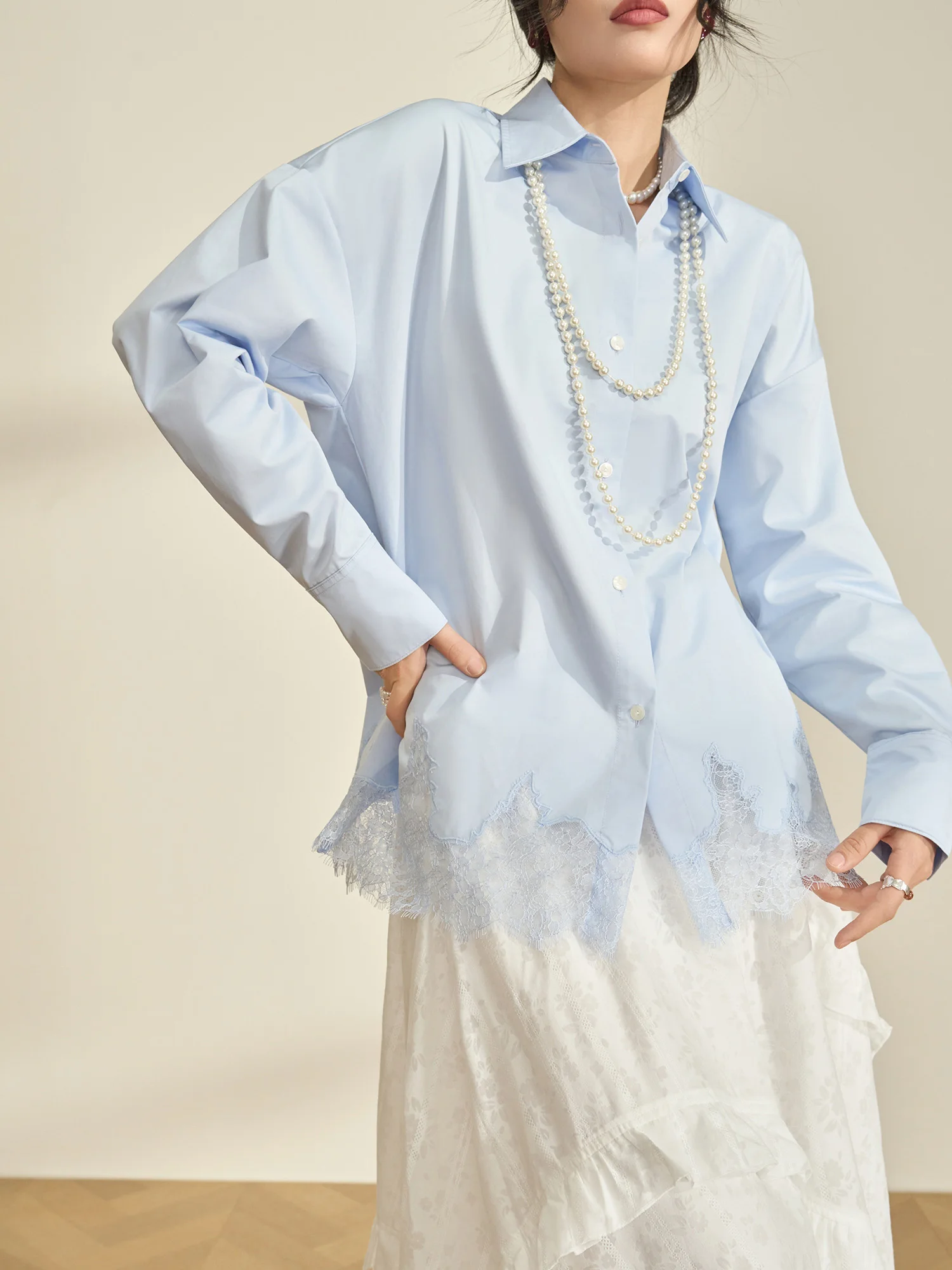 

Женская повседневная рубашка Flowing Era с длинным рукавом, синяя, с кружевными вставками и подолом, дизайнерская, весенняя новинка, дышащий полиэстер