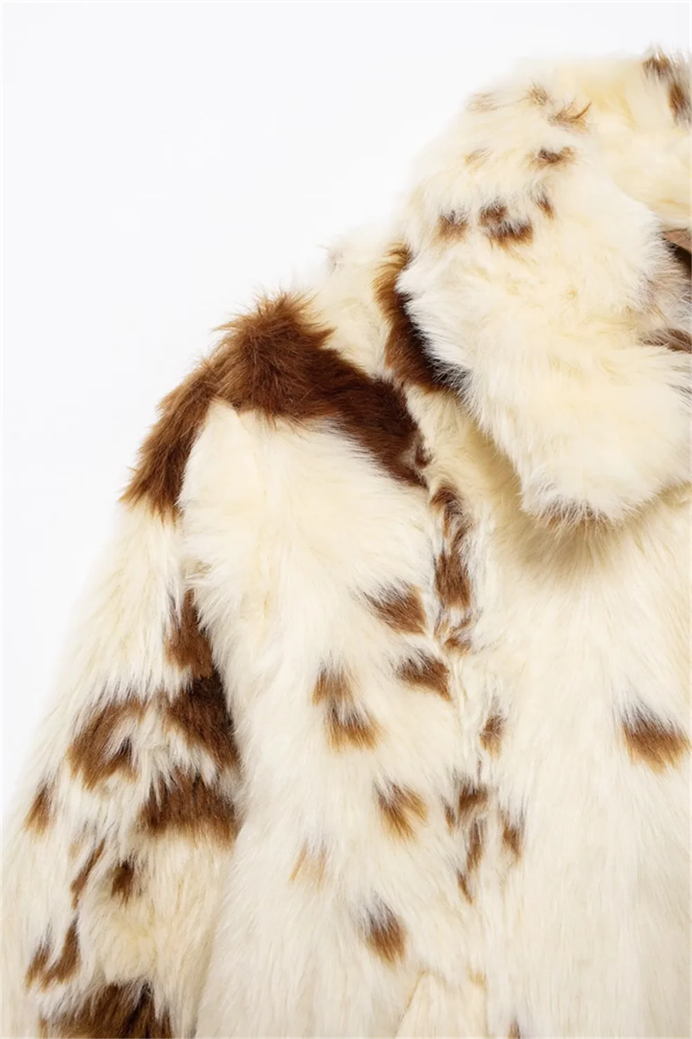 2024 autumn and winter new style temperament fur plush buttonless leopard print long sleeved lapel knitted jacket