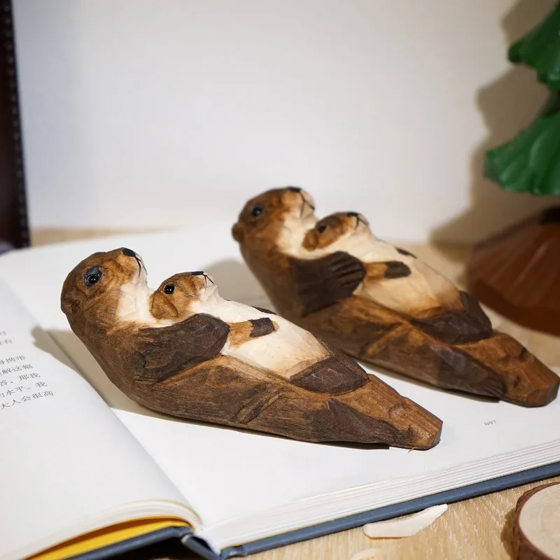 Nordic Hand Carved Basswood Cute Sea Otter Mother and Baby Ornament Marine Animal Solid Wooden Home Decoration Collection Gift