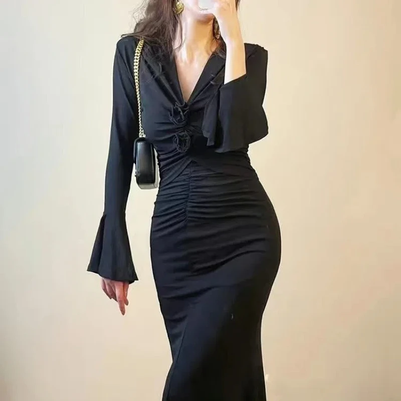 

Advanced and Super Beautiful Dress New Solid Color Long Skirt Niche Design Trumpet Sleeve Two-piece Set