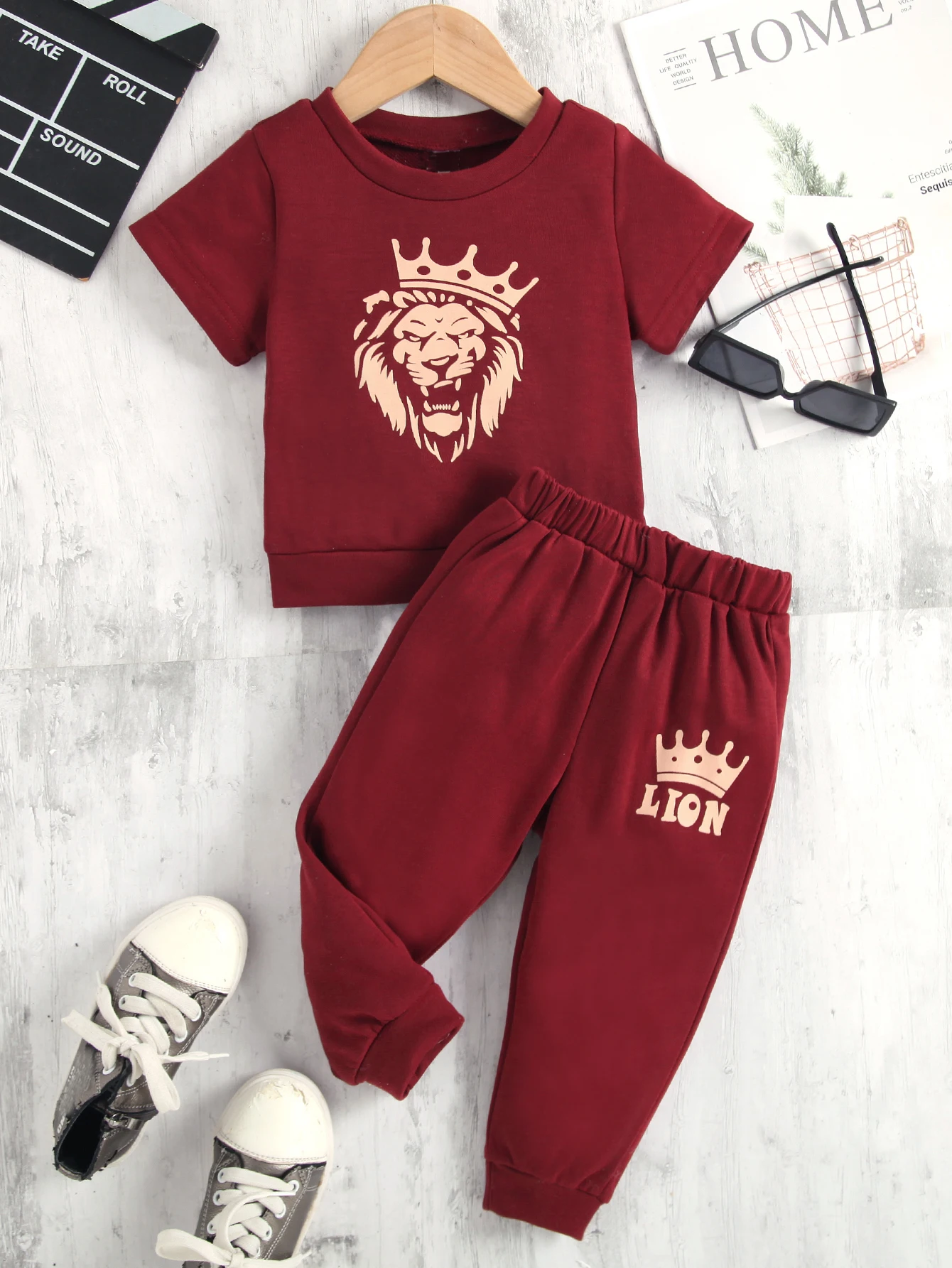 

Boys And Girls Set Round Neck Long Sleeve Lion Top Crown Pants Travel New Loose Fashion Home