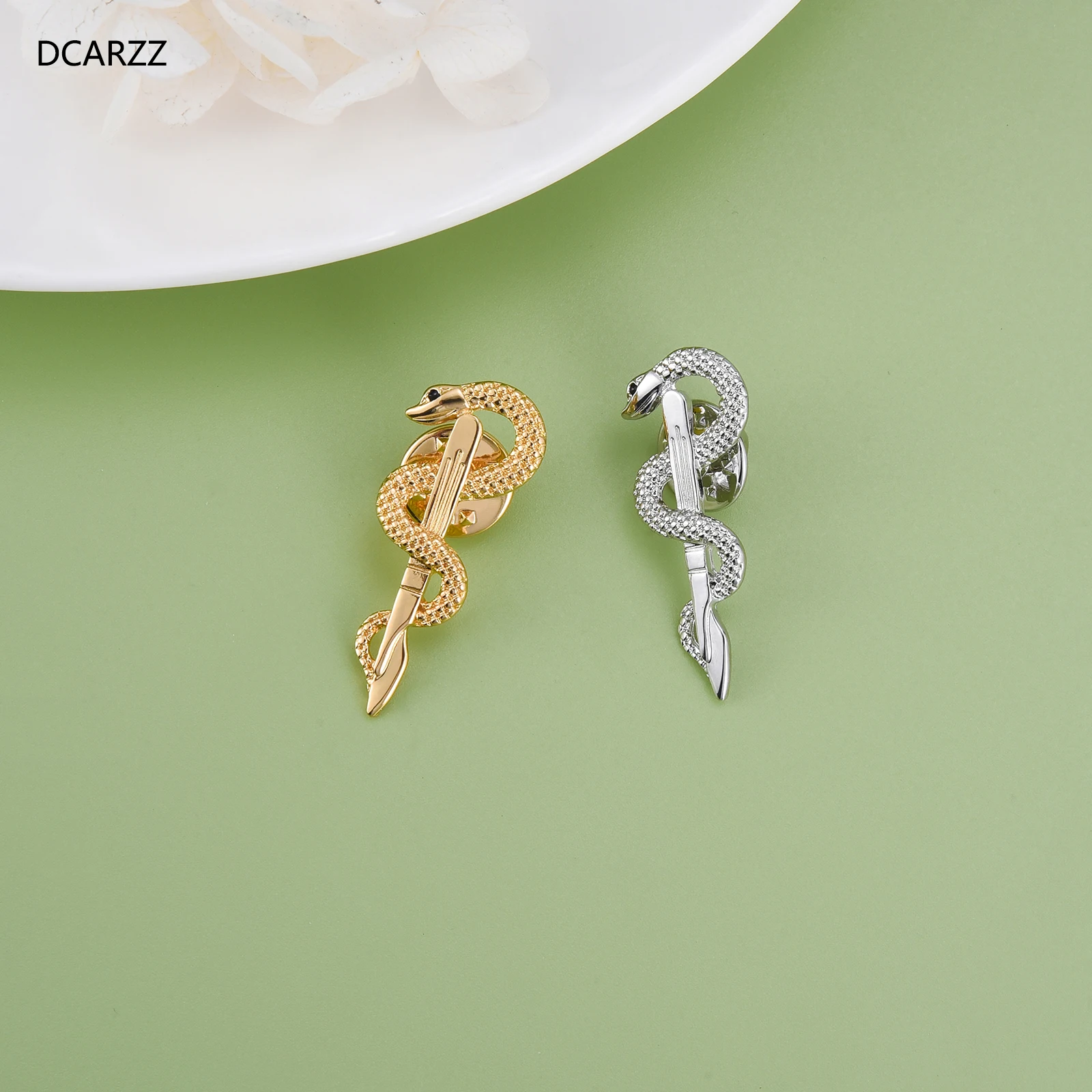 DCARZZ Asclepius Medical Caduceus Brooches Pins for Doctor Nurse Scalpel Lapel Badge Medicine Jewelry Gift