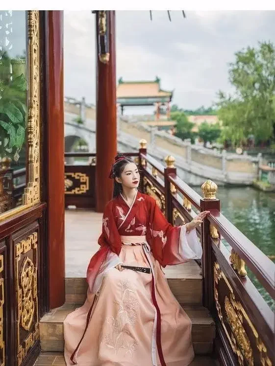 Hanfu เสื้อผ้าฮาโลวีนสีแดงผู้หญิงสไตล์จีนดั้งเดิมชุดคอสเพลย์ผู้หญิงบนเวทีชุดเดรสเต้นรำนางฟ้า