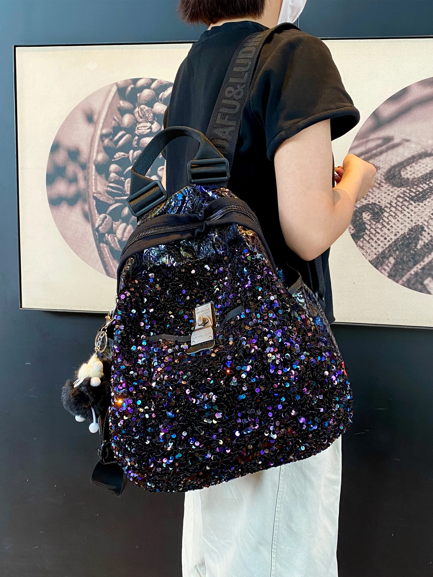 

Sequin Shaped Backpack Large Capacity Trendy Style for Commuting And Class Women's Backpack Casual Simple Style