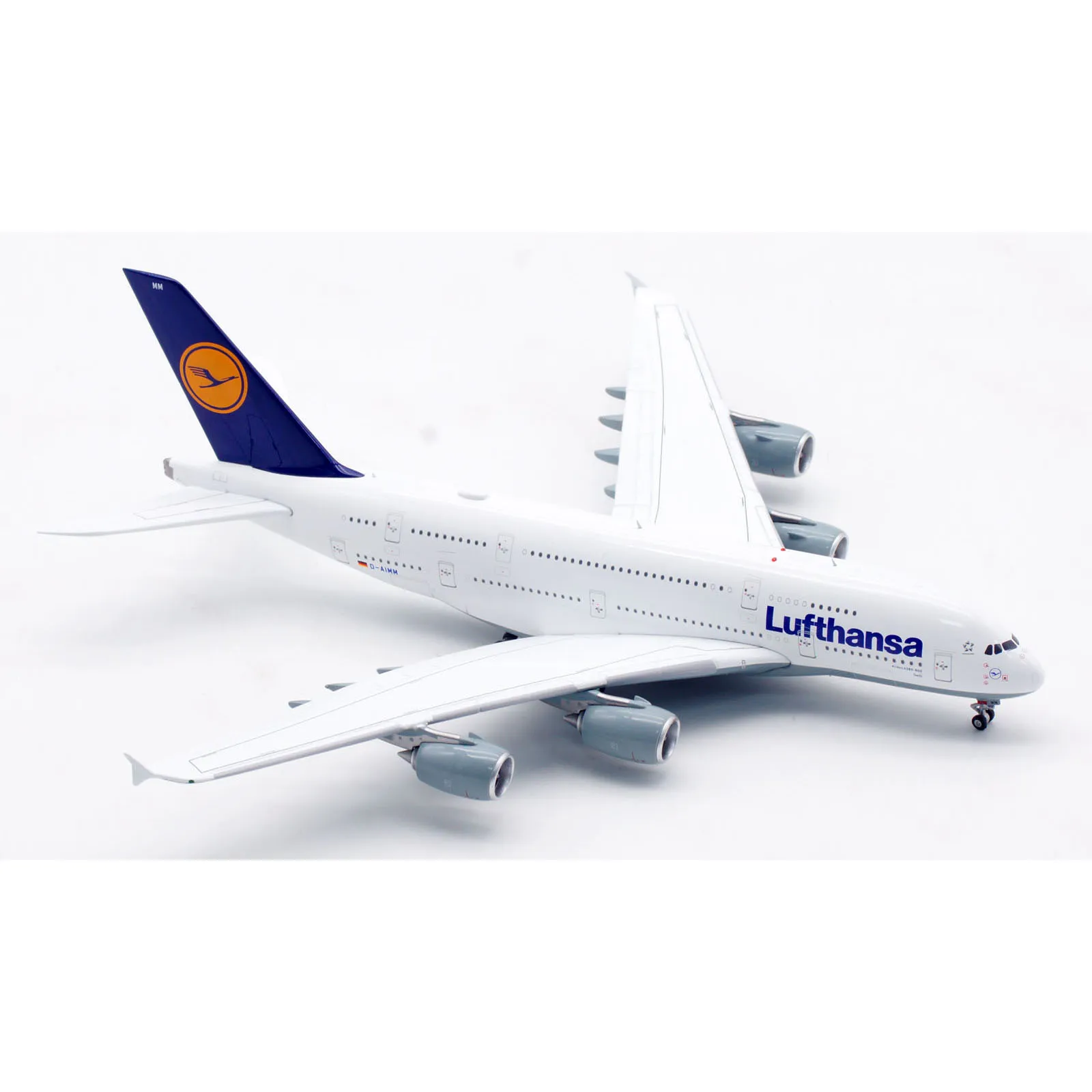 WB4037 Alloy Collectible Plane Gift Aviation 1:400 Lufthansa Airlines Airbus A380 Diecast Aircraft Model D-AIMM Tractor+Stand