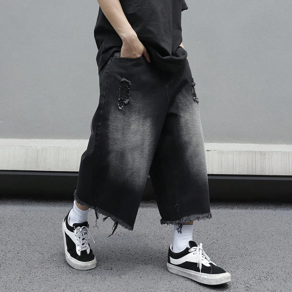 Men's Loose Ripped Denim Jeans 7 Point Calf Length Wide Leg Trousers Distressed Holes Frayed Hem Streetwear Casual Pants