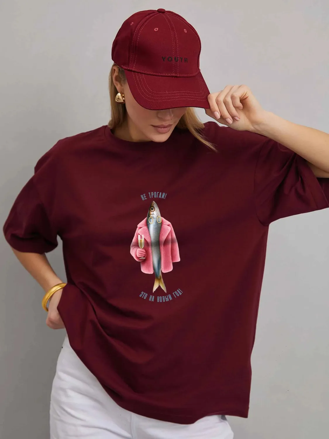 100%Cotton Wine Red Oversized T-Shirt Funny Fish Print & Cyrillic European Fashion Streetwear Unique Women Kawaii Tees Basic Y2K