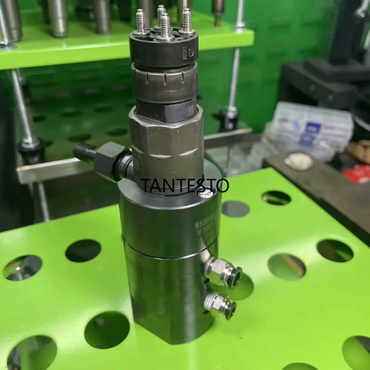 

CRIN4 Common Rail инжектор 4 контакта 0445120195 Наборы инструментов для ремонта впускного отверстия и масла для BOSCH