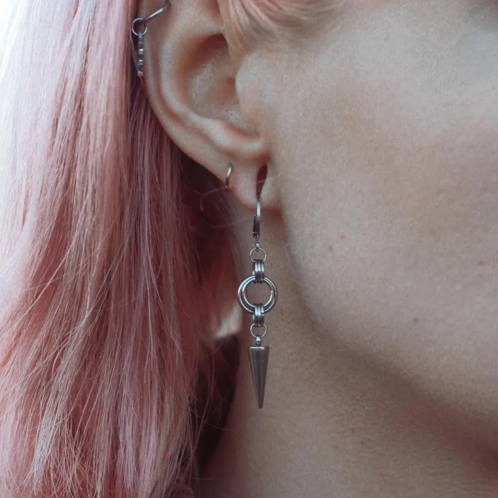 Gothic Punk Double-ring Hanging Ears Sharp Rivet Pendant Dangle Earrings for Women Men Hallowmas Party Jewelry Accessories Gifts