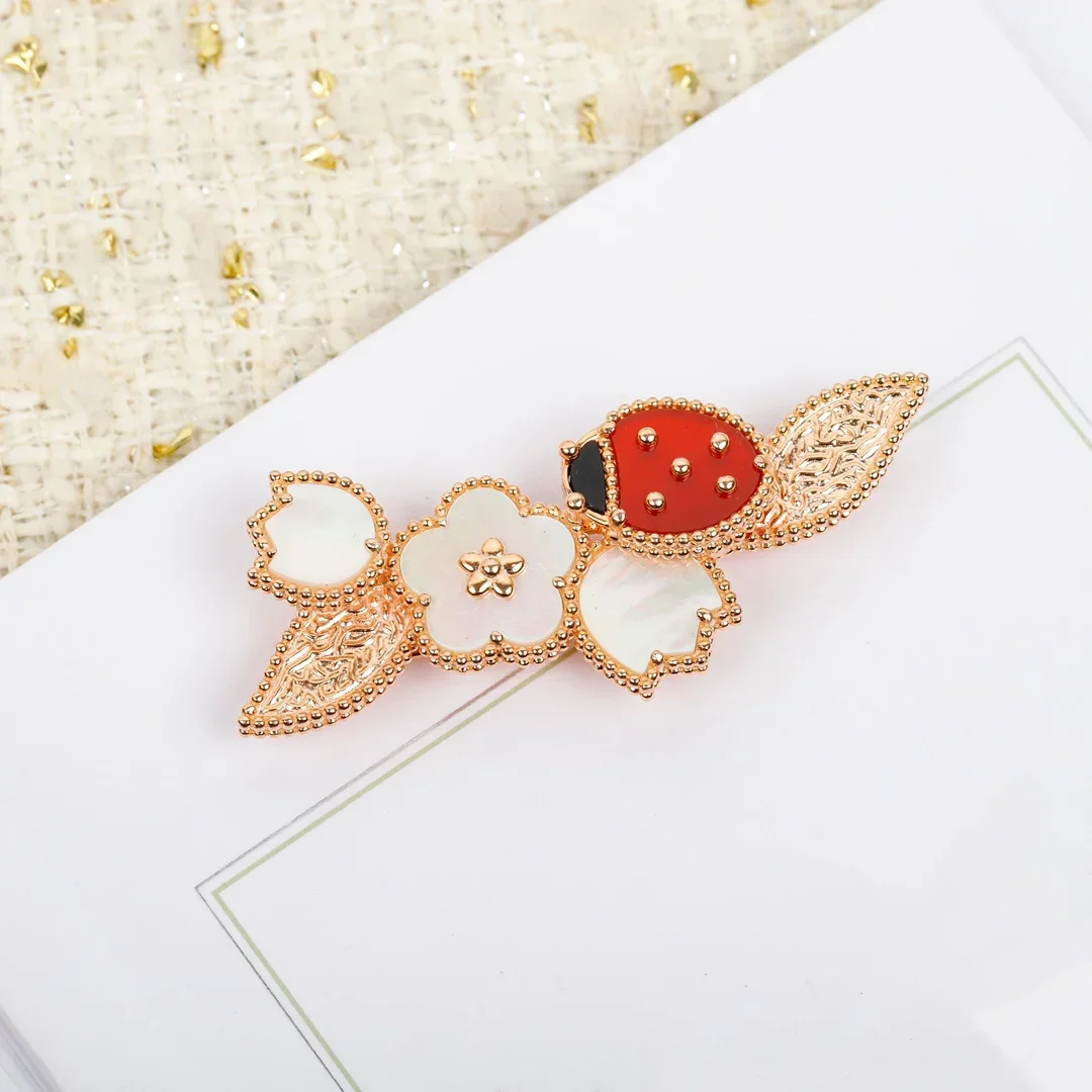 

Europe Flower Leaf Ladybug Rose Gold Luxury Brooch Woman Red Chalcedony Agate Designer Brand Jewelry Trend