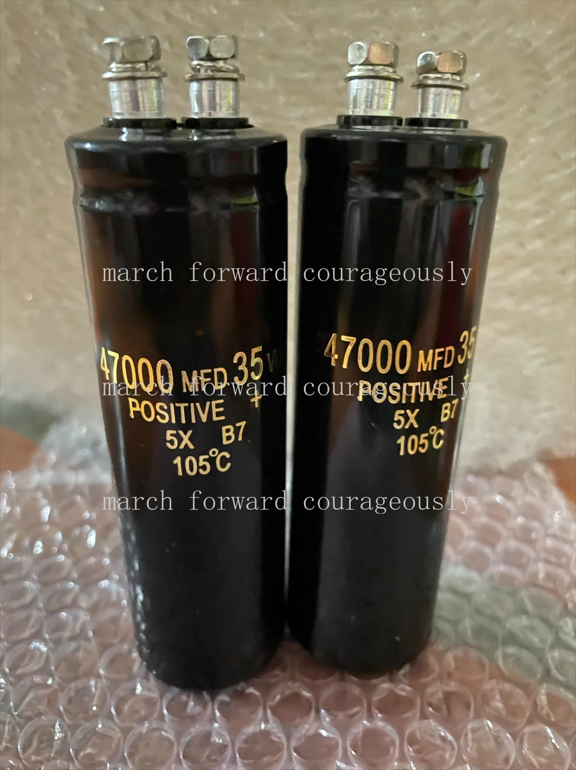 

Для Hitachi 35V 47000UF 25V 50V электролитический конденсатор с винтовыми клеммами, доступен в больших количествах. 35X120