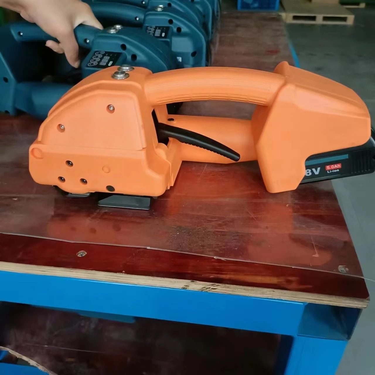 Q1 Q2 Q2L ماكينة تغليف أدوات تجليد أوتوماتيكية من البوليستر البولي بروبيلين محمولة باليد مكبس بلاستيكي كهربائي مع حزام 13-16 مللي متر #2