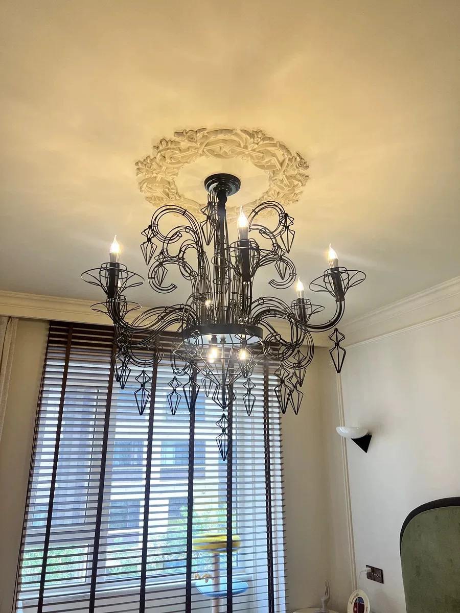 French Retro Black Iron Candle Chandelier Villa Baroque Style Lighting Fixture for Living Room Dining Room Staircase