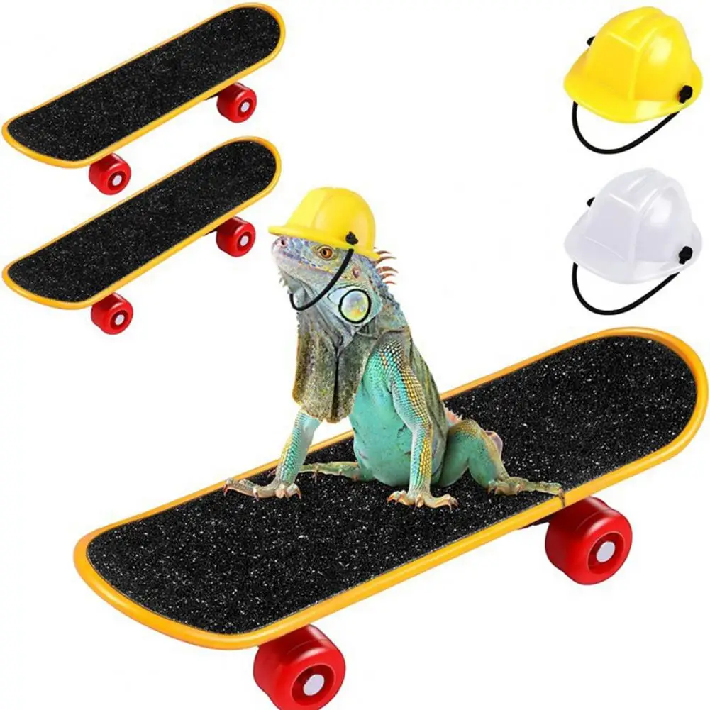 1 Set Useful Lizard Toy Sturdy Exercise Lizard Construction Helmet Decompression Reptile Mini Scooter Small Pet Hamster Toys