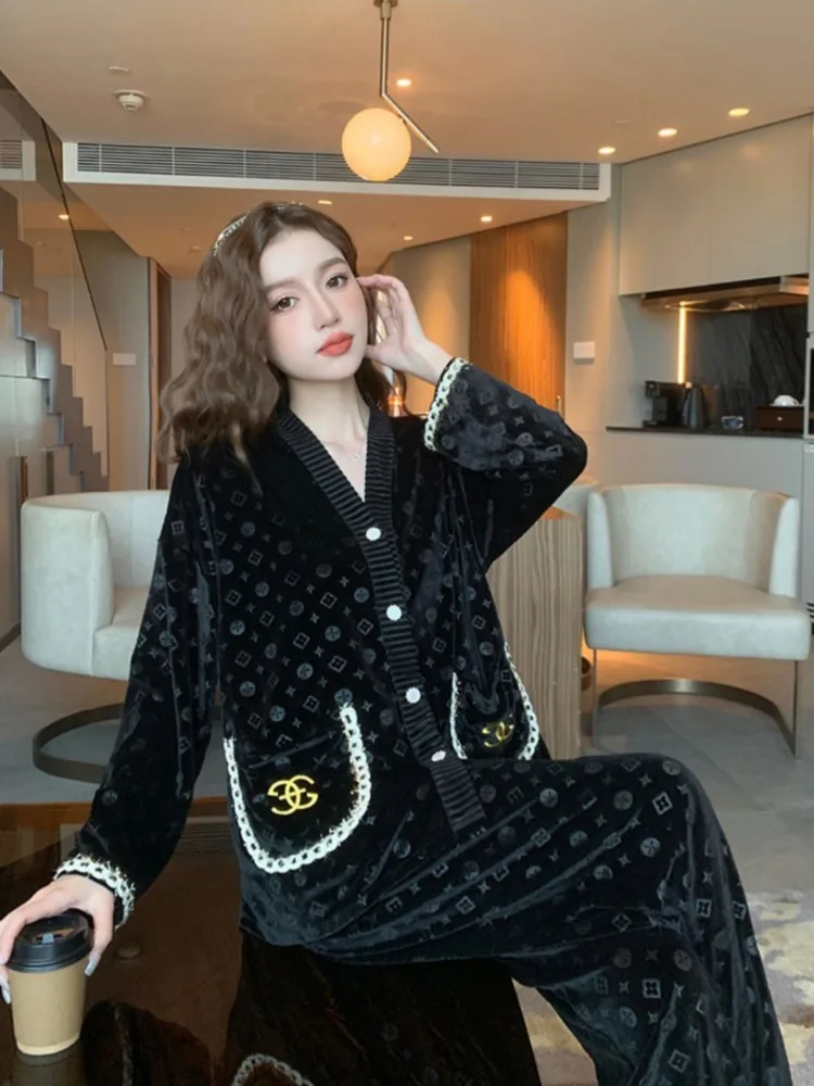 Gold Silk Velvet Sleepwear for Women, Spring and Autumn: Red-Hot Home Clothes with Long Sleeves and Outdoor Wear Suit for Winter