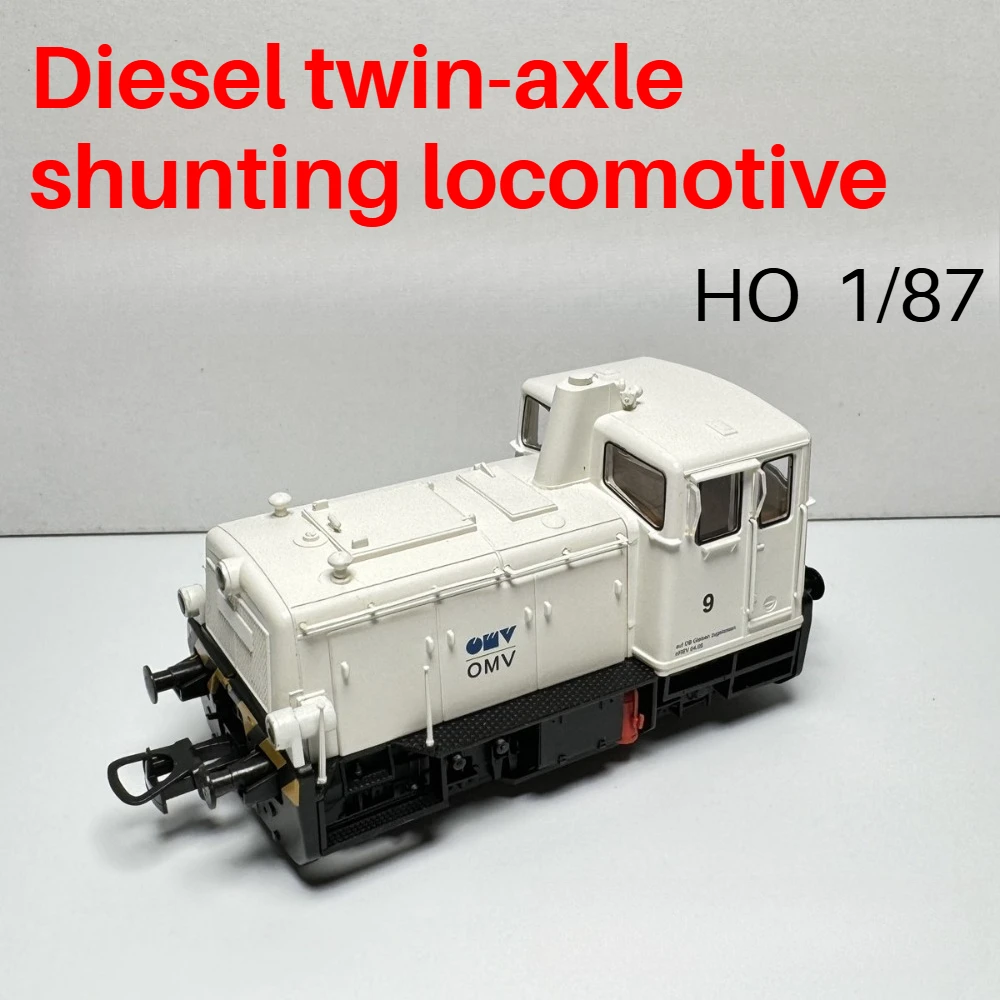HO Type 1/87 Train Model Diesel Twin Axle Shunting Locomotive L132489 White with Power and Lights Miniature Model Adult Toy Gift