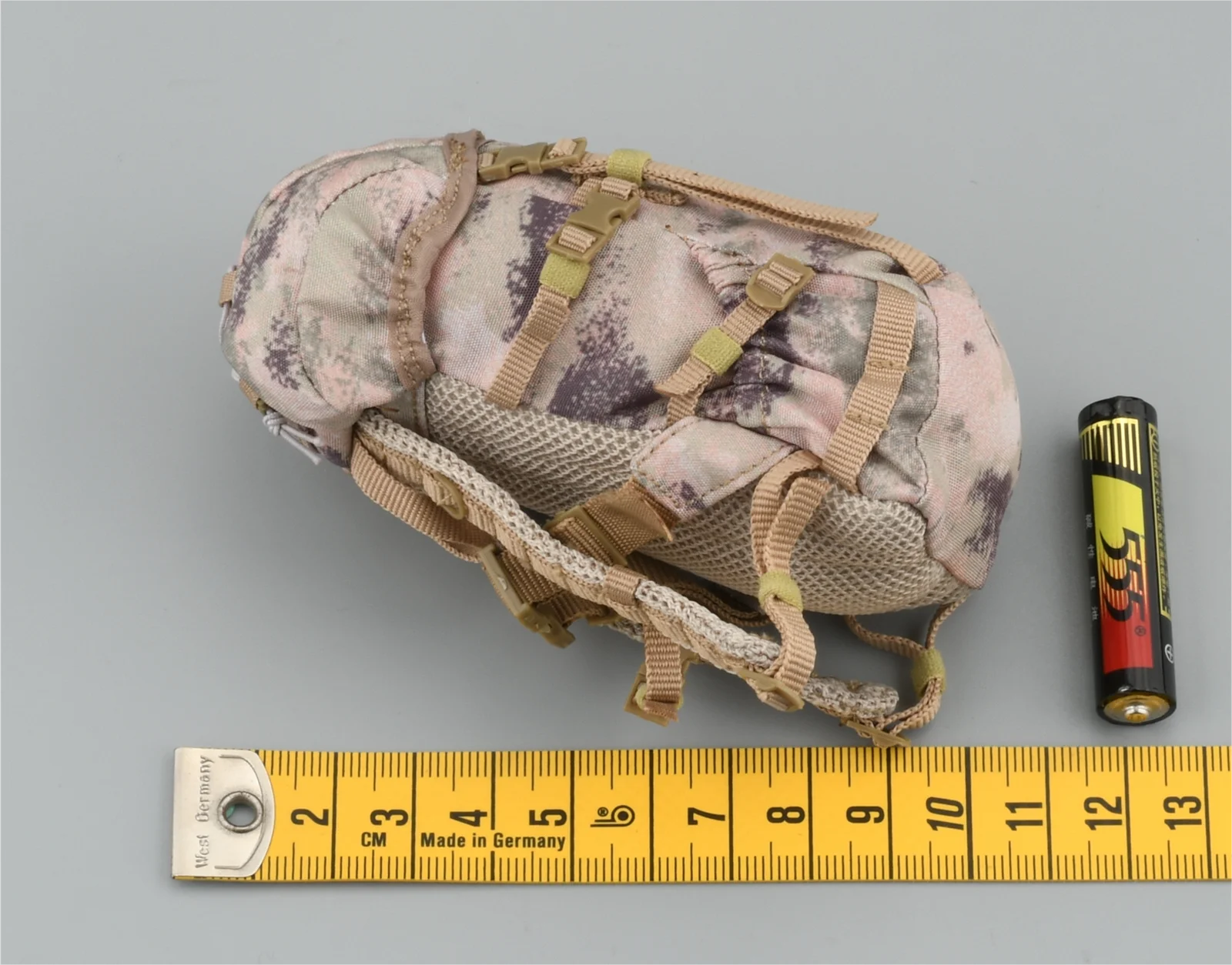 FS 73051 1/6th Female Soldier Knapsack Model Model for 12'' Sniper