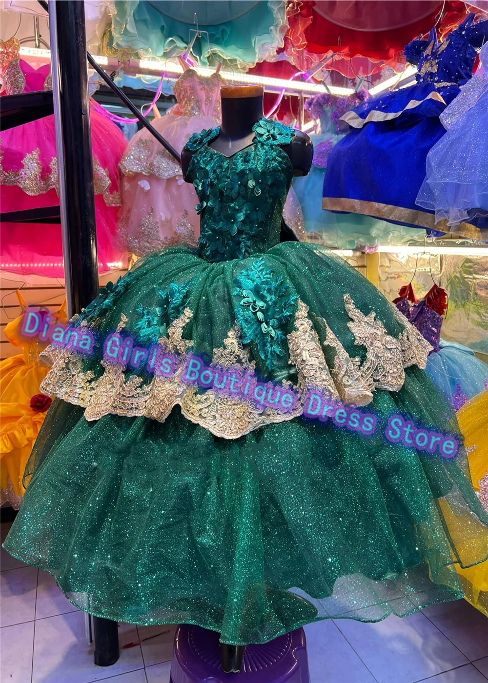 robe-princesse-a-fleurs-pour-filles-en-tulle-vert-moelleuse-avec-des-appliques-dorees-pour-enfants-robes-de-soiree-de-communion-d'anniversaire-de-qualite