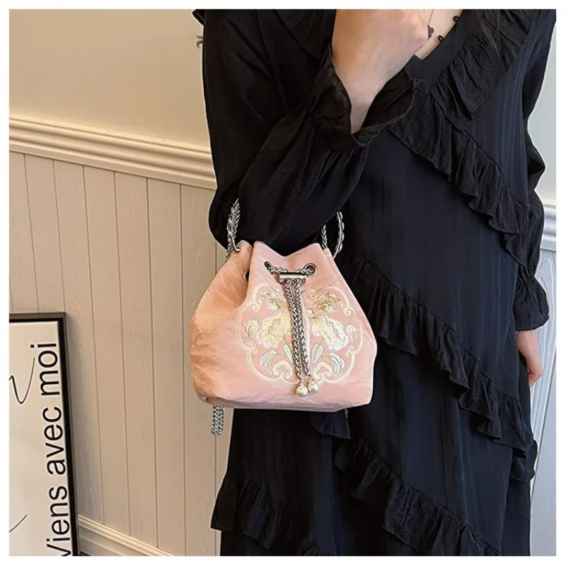 

2025 Women's single-shoulder bag, for work, commuting, comfort belt, high-end handbag, European business fashion trend