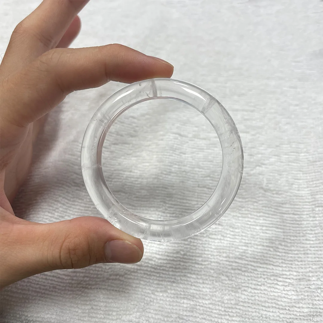 

Natural white crystal bracelet, old mine white crystal transparent cylinder material ice transparent fashion jewelry