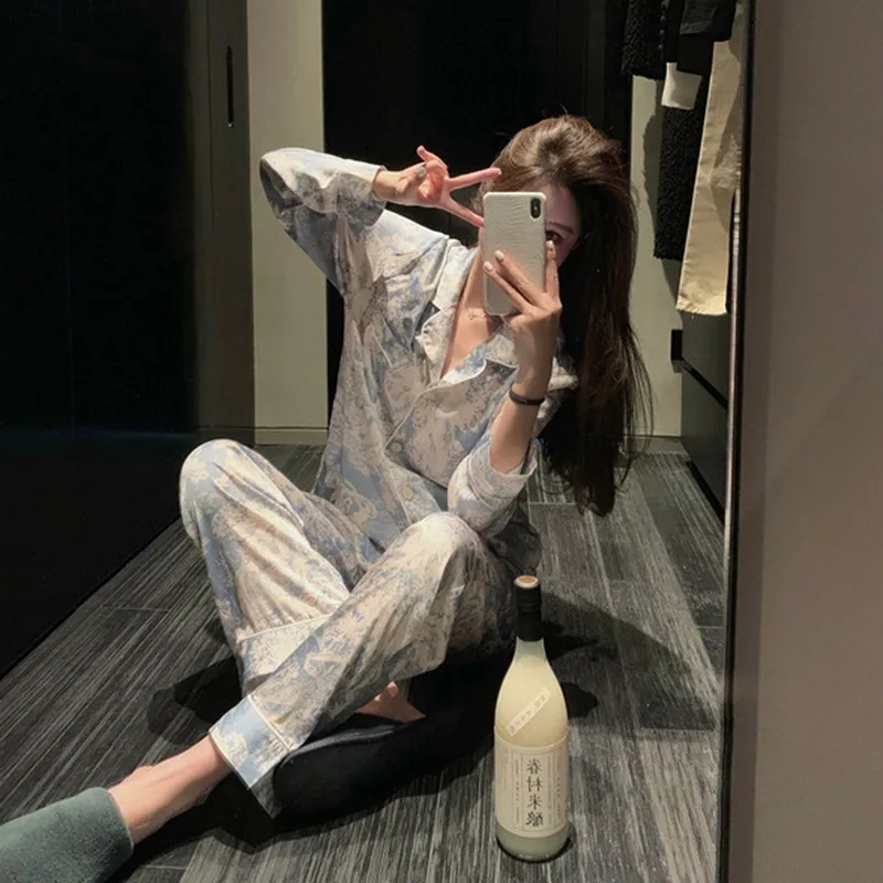 2023 خريف جديد الحرير الجليد المرأة بيجامة التلبيب زر سترة وتتسابق للنساء 2 قطعة مجموعة موضة الطباعة مجموعة الملابس للنساء