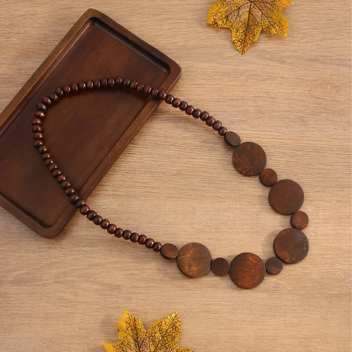

New Chinese style ethnic style personalized temperament retro bead wood chip holiday necklace