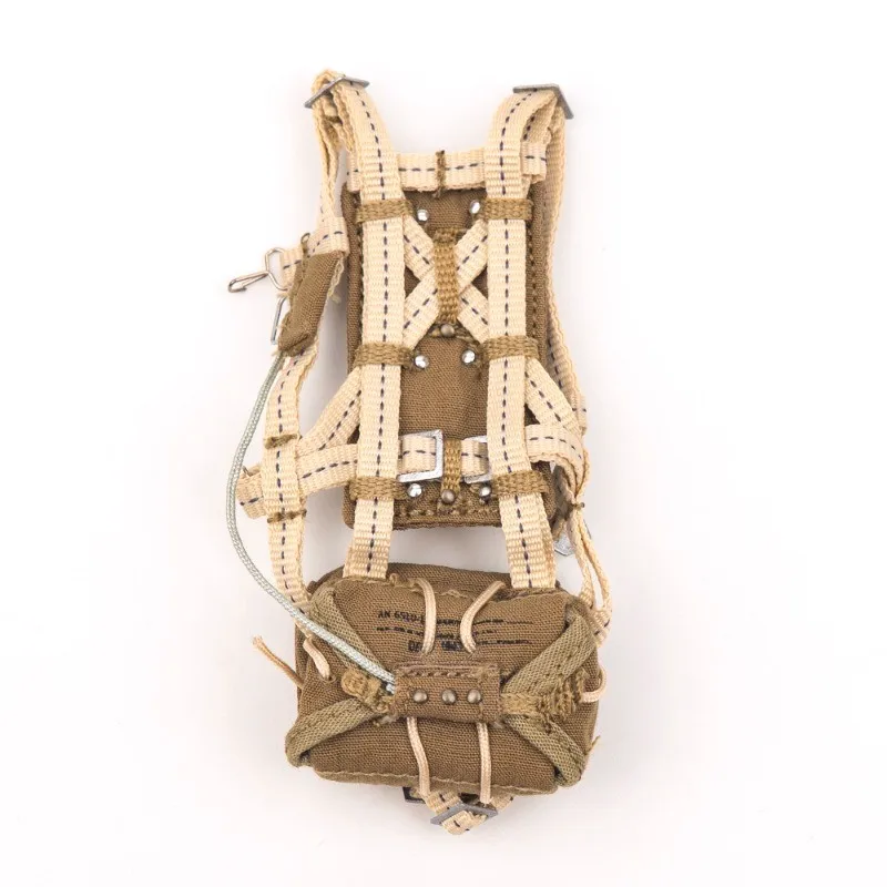 

DID XA80032 1/12 Scale Parachute Bag Model for 6''WW II US Army Air Force Pilot