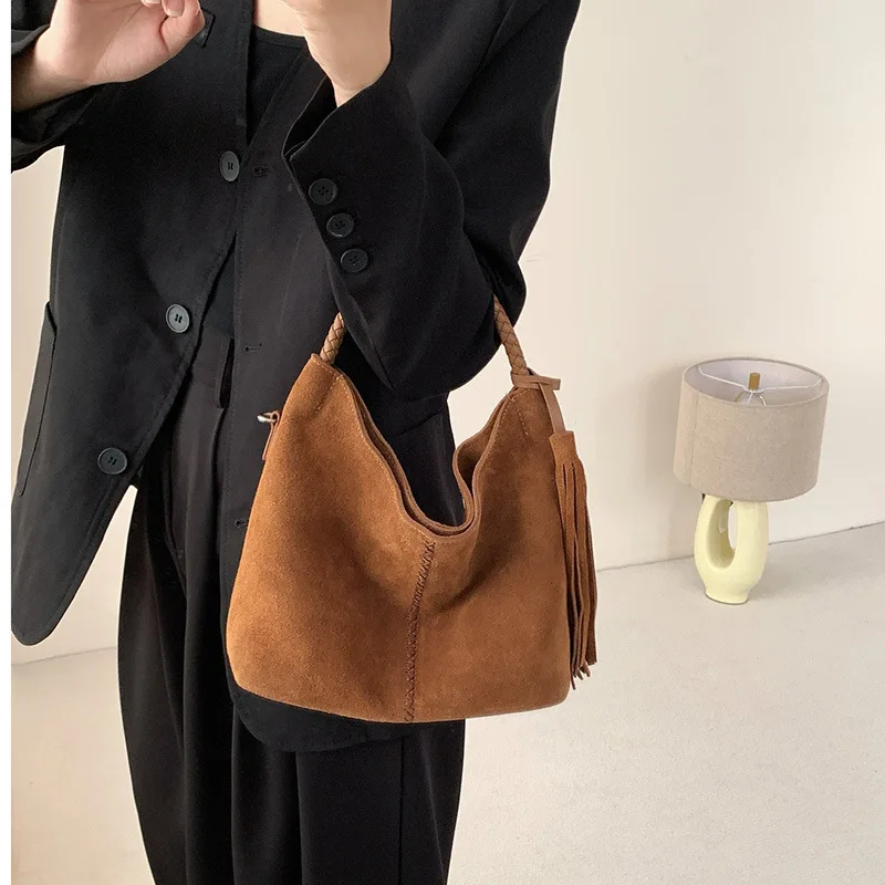 

Hand-stitched Tassel Bucket Bag Vintage Cowhide 2025 Suede Genuine Leather Hand-held Crossbody Bag Women Designer Luxury Bag