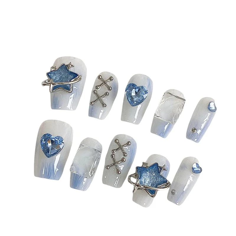 10 قطع من الصحافة الزرقاء الفاتحة الحالمية - على الأظافر مع النجمة والقلب والديكور السماوي - أظافر صناعية عصرية للنساء للاستخدام اليومي والجزء