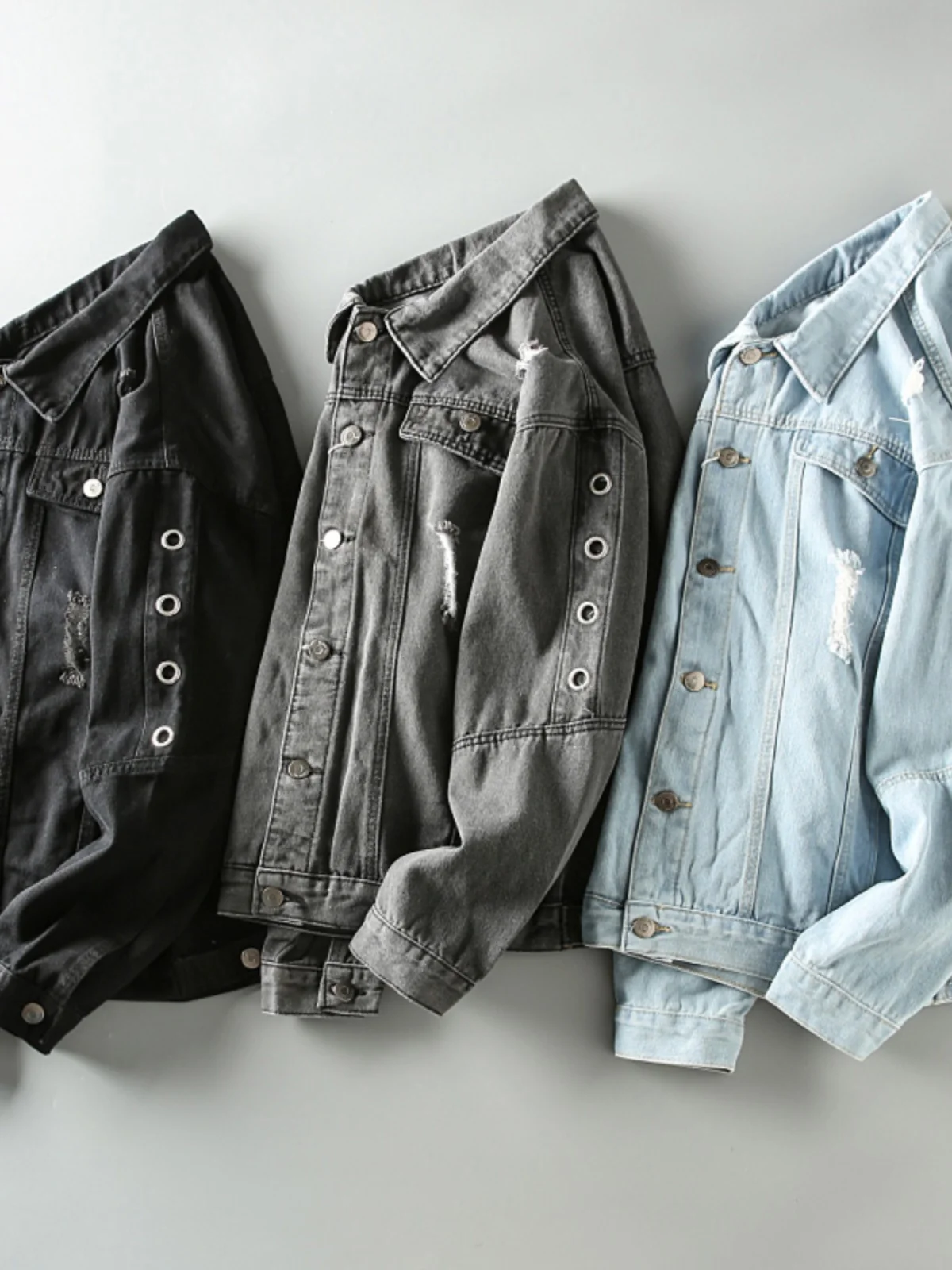 

Новая мужская джинсовая куртка в винтажном стиле с эффектом потертости, корейский стиль, повседневная, универсальная, с металлическим декором, приталенная, удлиненная.