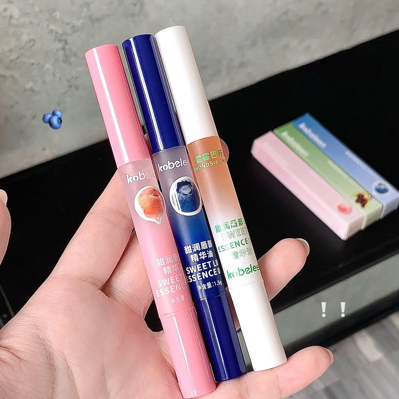 Description Picture 5 of itemPeach Lip Oil Hydrating Mirror Lip Gloss Moisturizing Non-sticky Lip Tint Lips Plumper Autumn and Winter Lips Care Serum Primer