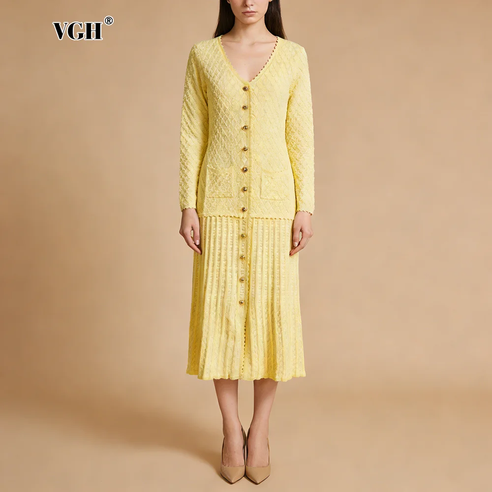 

VGH Black Casual Knit Midi Dresses For Women V Neck Gold signle Buttons Accent Textured Fabric Pleated Skirt For Office Commute
