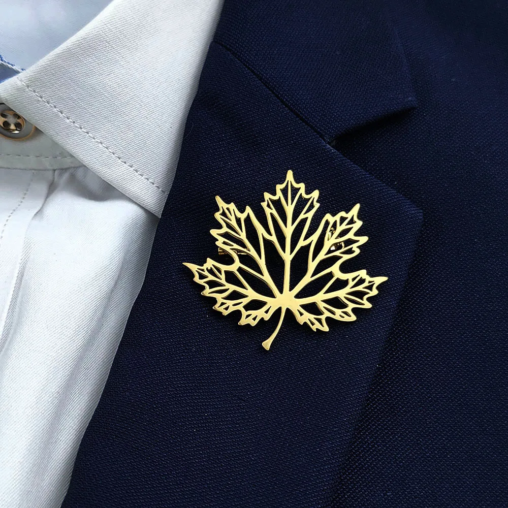 Creative maple leaf texture stainless steel brooch, waterproof and non-fading men's suit accessories, lapel pins, husband gifts