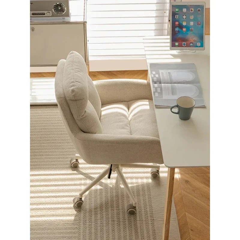Small apartment computer chair, comfortable and sedentary office chair for home use