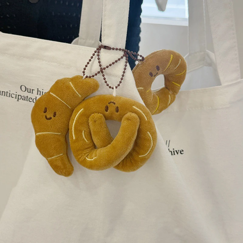 Porte-clés en peluche de pain de Simulation créative, beignet de nourriture, Bullhorn, poupée en peluche de dessin animé, pendentif, sac à dos, décoration cadeau